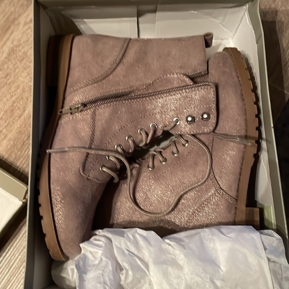 NIB Crown Vintage side zip toast boots, Size 5 - Picture 6 of 6